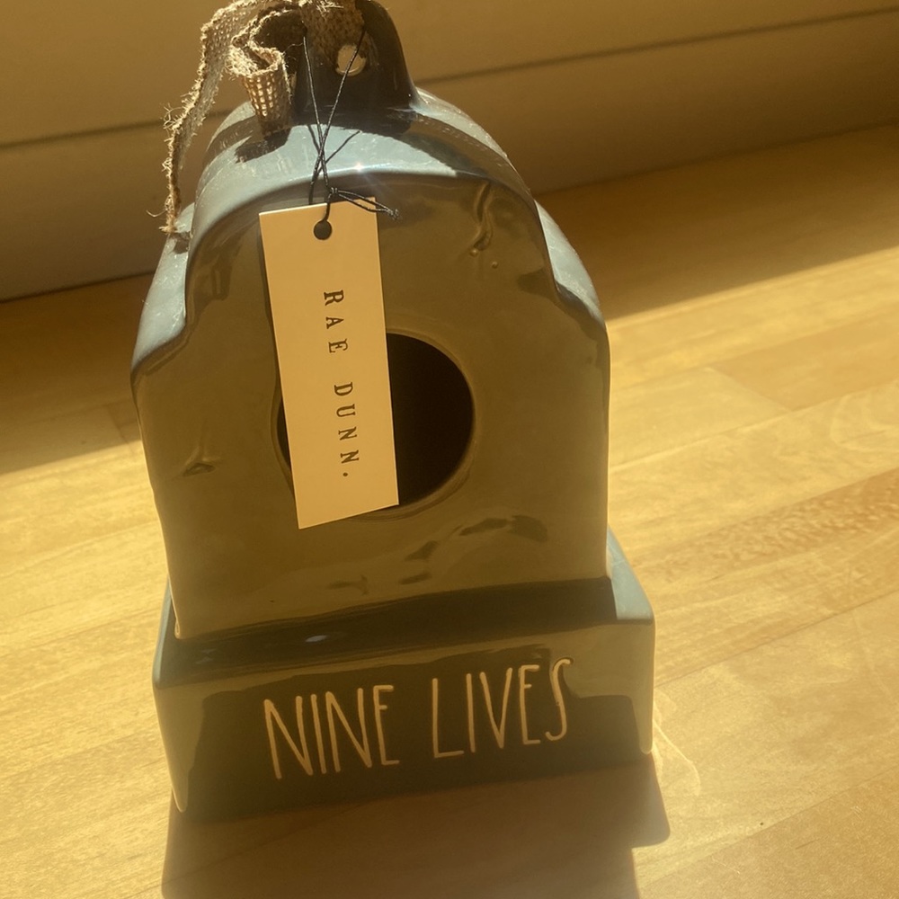 Radon 8 inch gray nine lives tombstone birdhouse. New in box. - Picture 5 of 6
